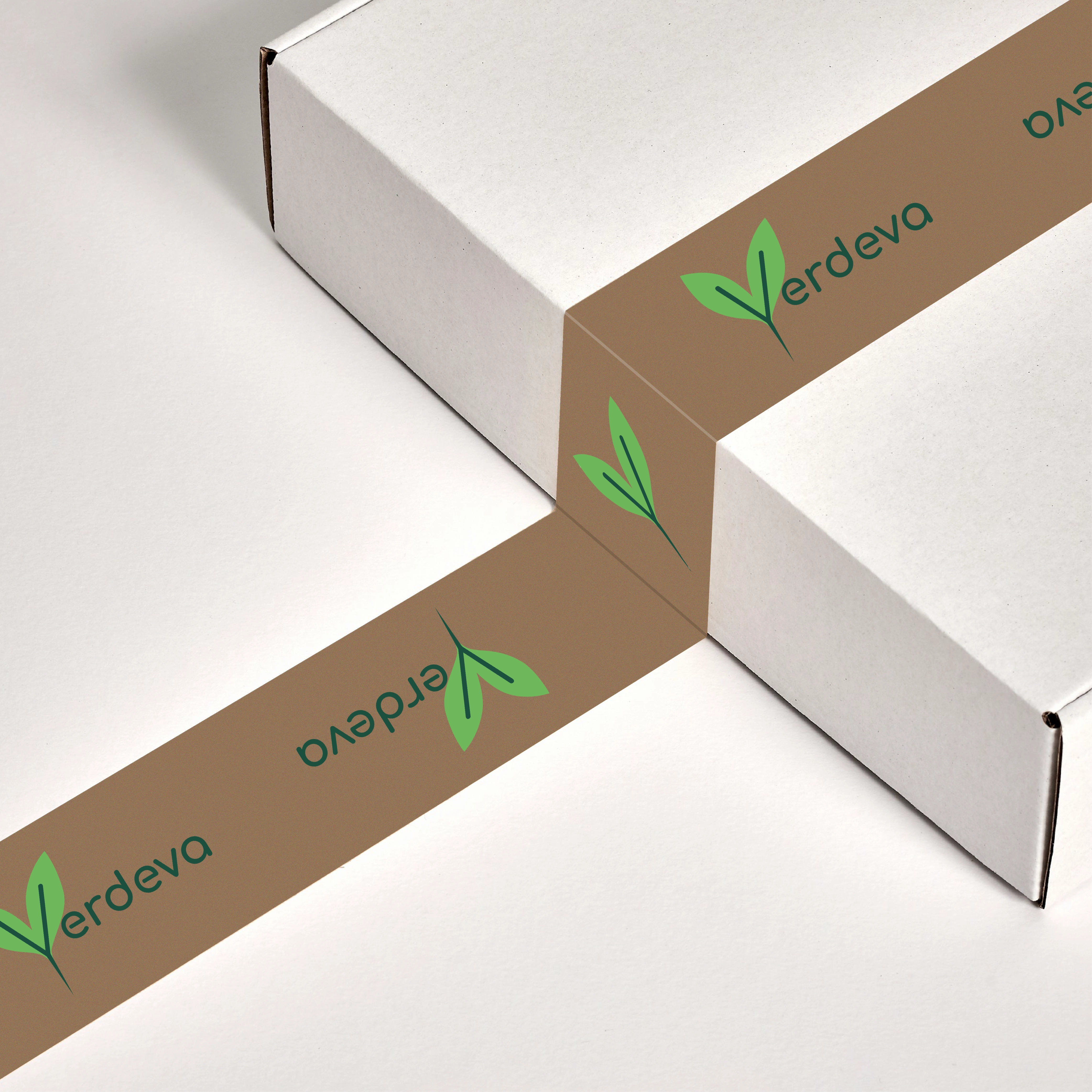 Bedrucktes Verpackungsband mit Verdeva Logo